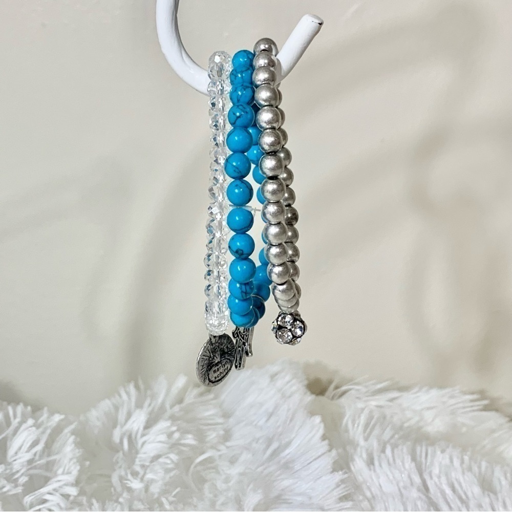 NWOT layered turquoise bracelet